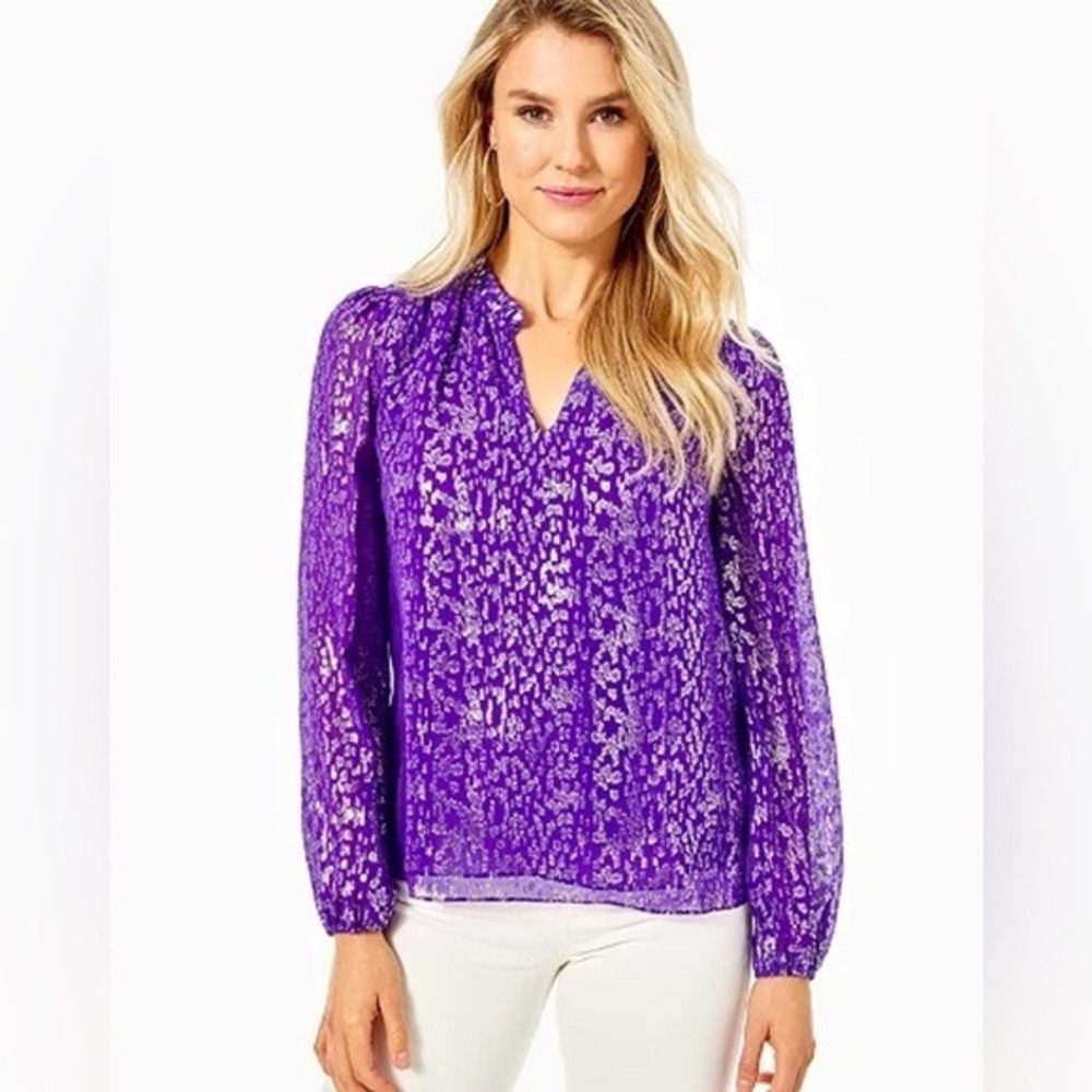 Lilly Pulitzer Purple Silver Metallic Silk Leopard Blouse Ruffle Neck Top Size M